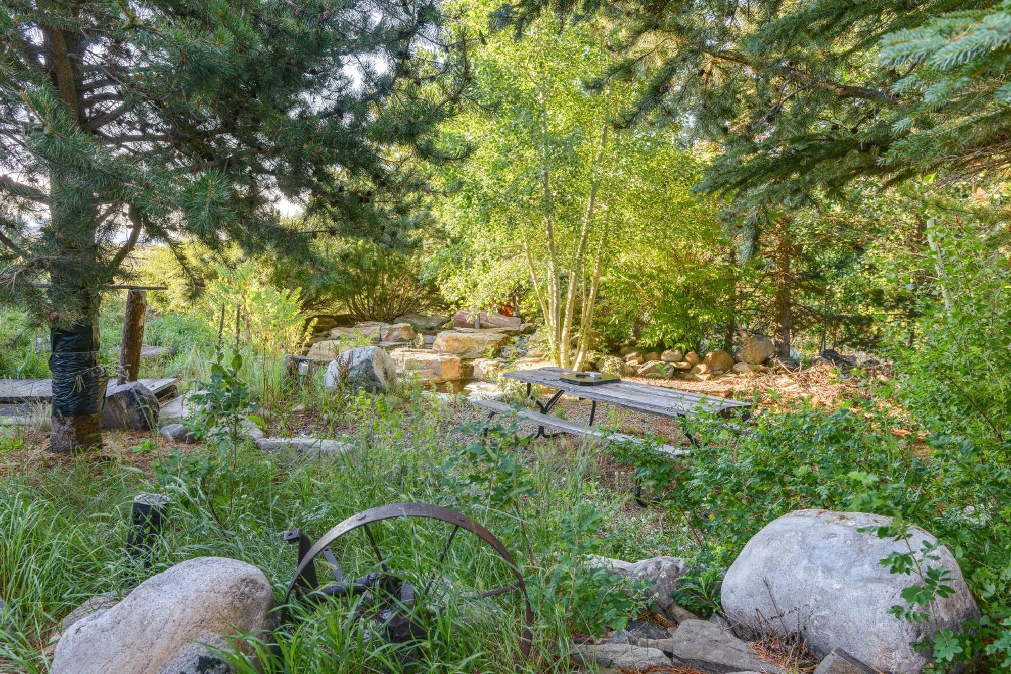 Cozy Island Park Cabin, 20 Mi To Yellowstone! Exterior foto