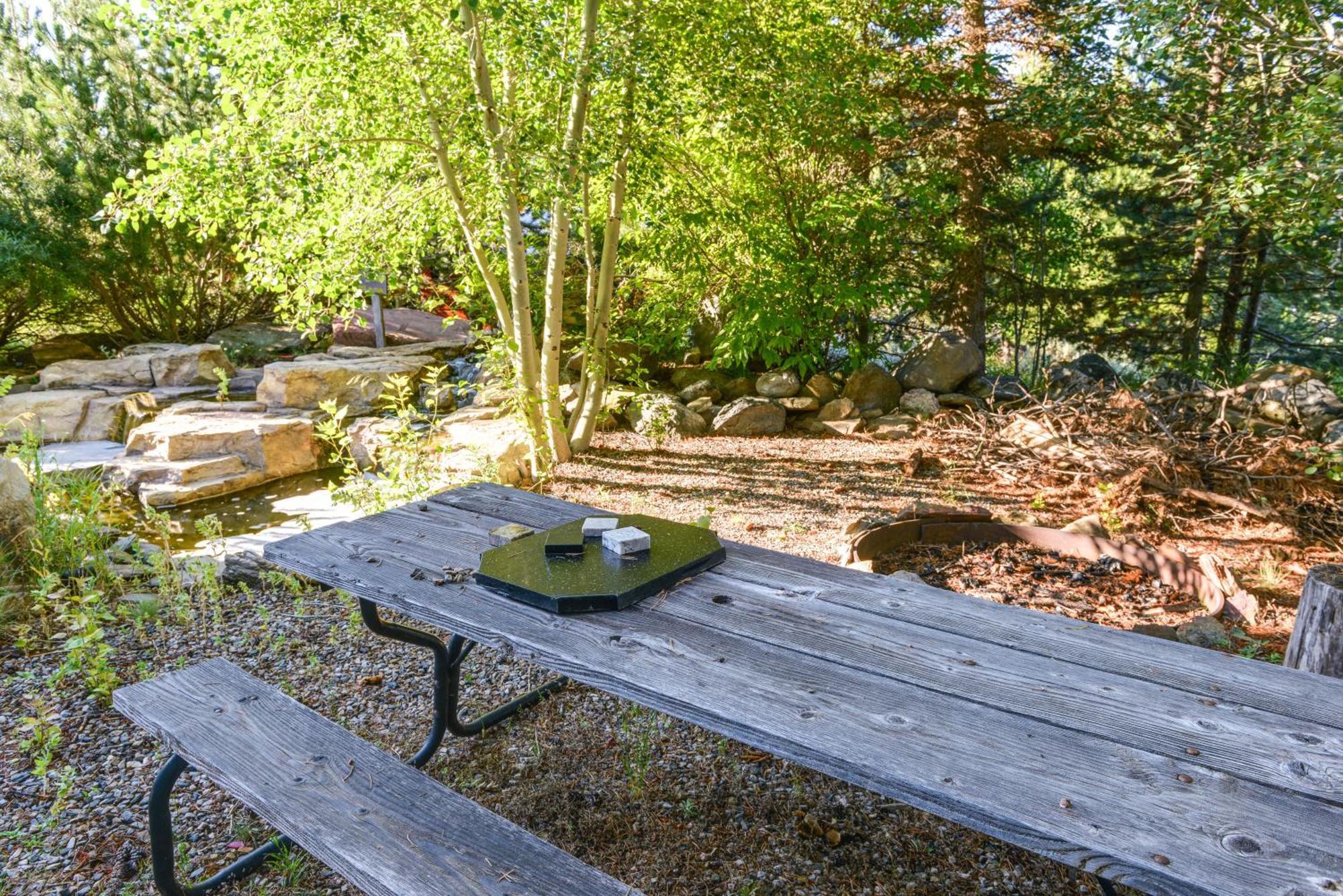 Cozy Island Park Cabin, 20 Mi To Yellowstone! Exterior foto