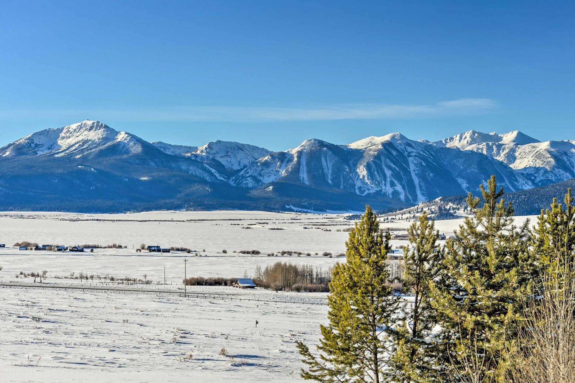 Cozy Island Park Cabin, 20 Mi To Yellowstone! Exterior foto